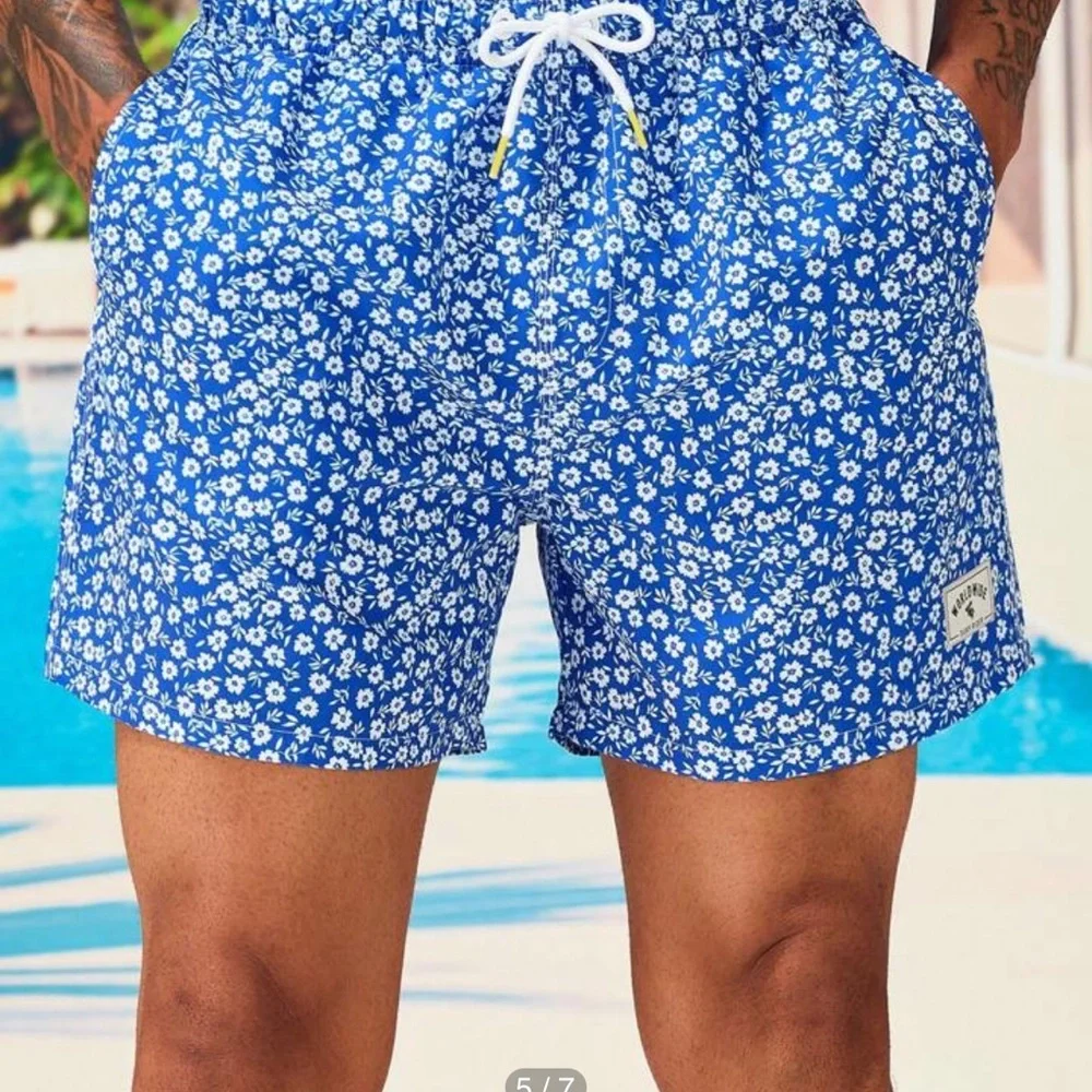 Men’s Blue & White Patterned Swim Trunks w/ Elastic Waistband Drawstring Size L